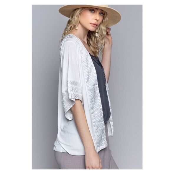 𝅺OFF White oversized knit Kimono with embroidery - Picture 7 of 11